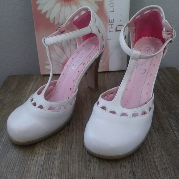 Women shoes-heels - Picture 4 of 6